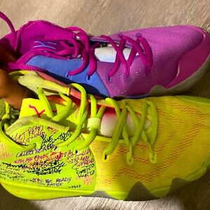 Basketball girpable shoes size 7